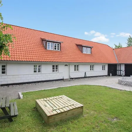 Janna - 2km From The Sea By Interhome Vakantiehuis *