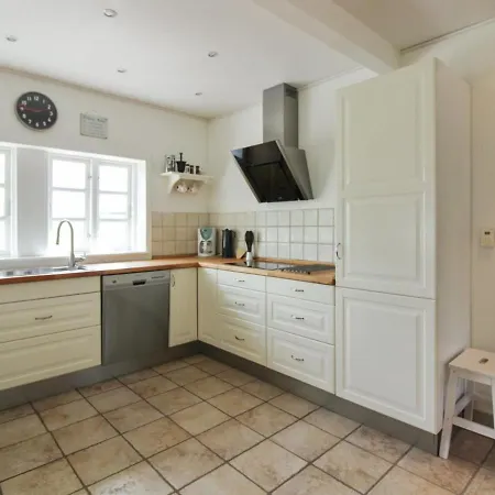 Janna - 2km From The Sea By Interhome Vakantiehuis *